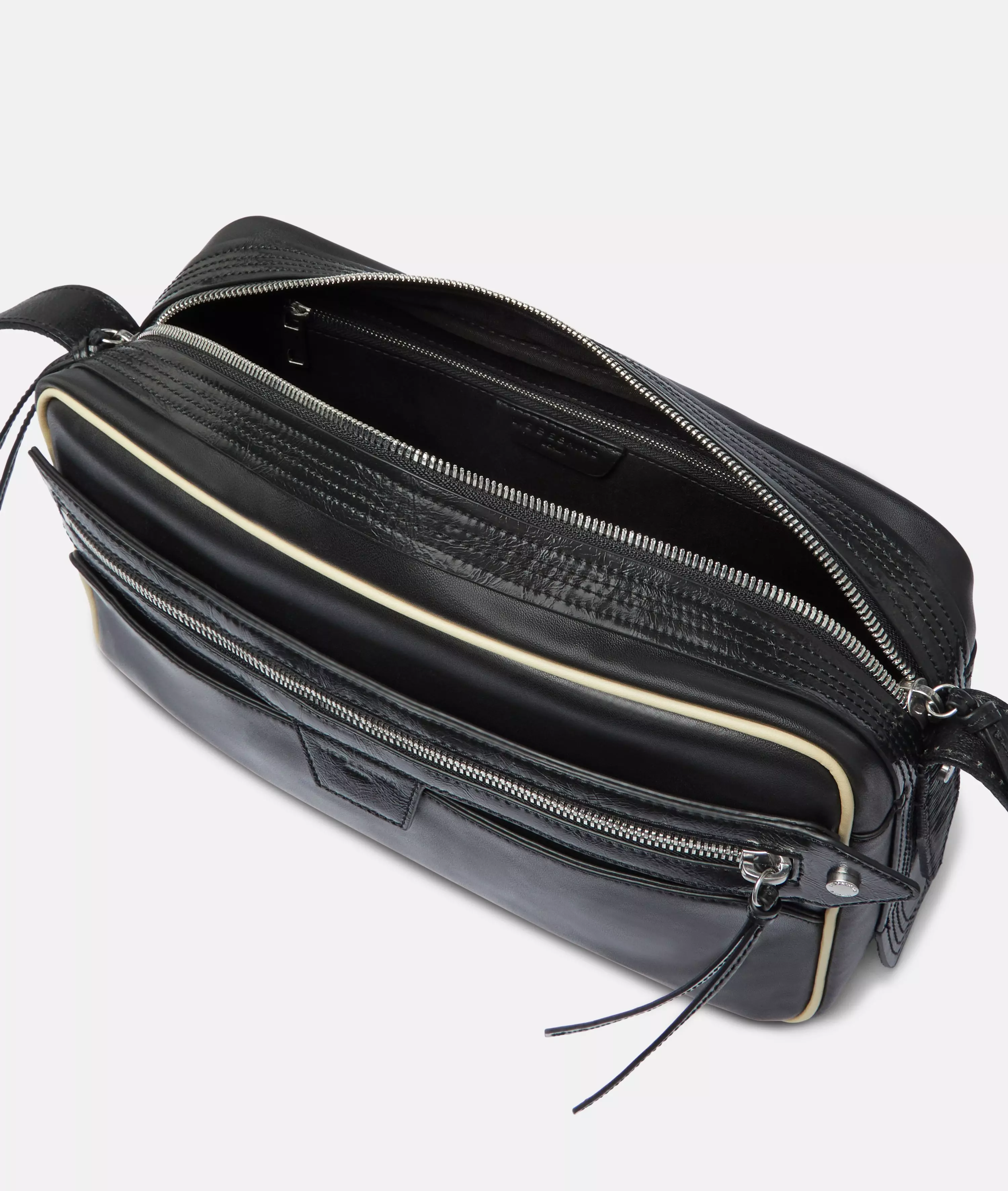 Juno Satchel M Spacious shoulder bag in smooth leather look
