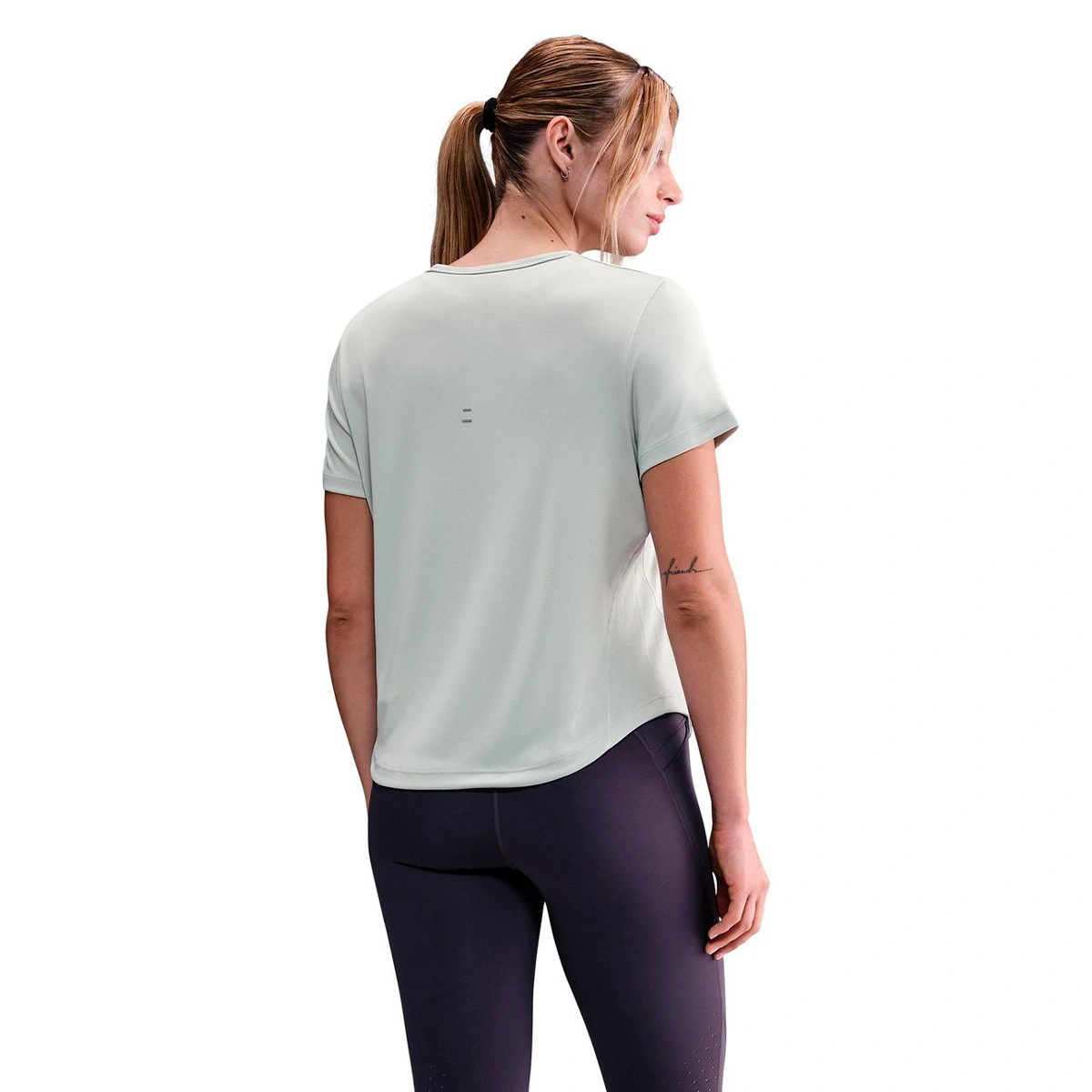T-Shirt Nike Tempo Swoosh Mulher