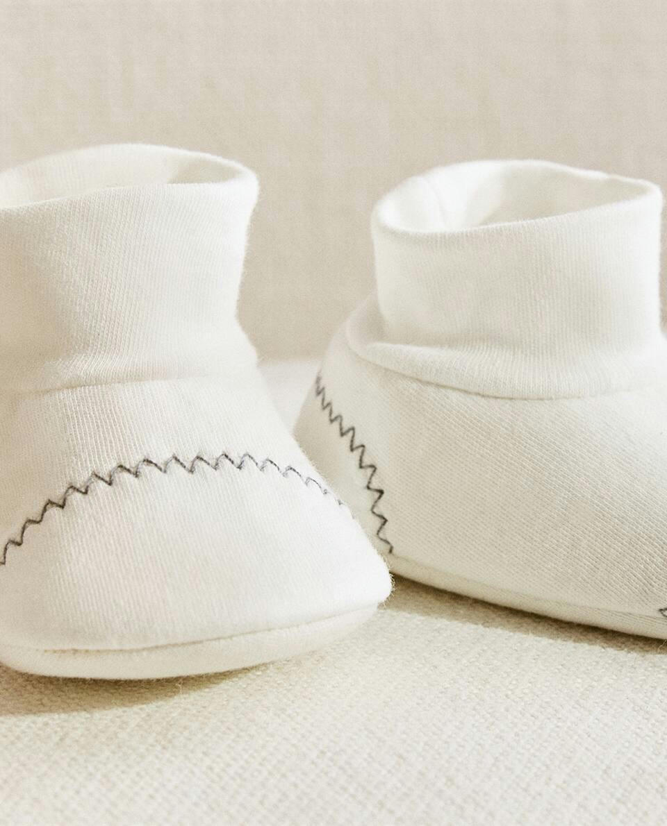 BOTINHAS DE TECIDO
