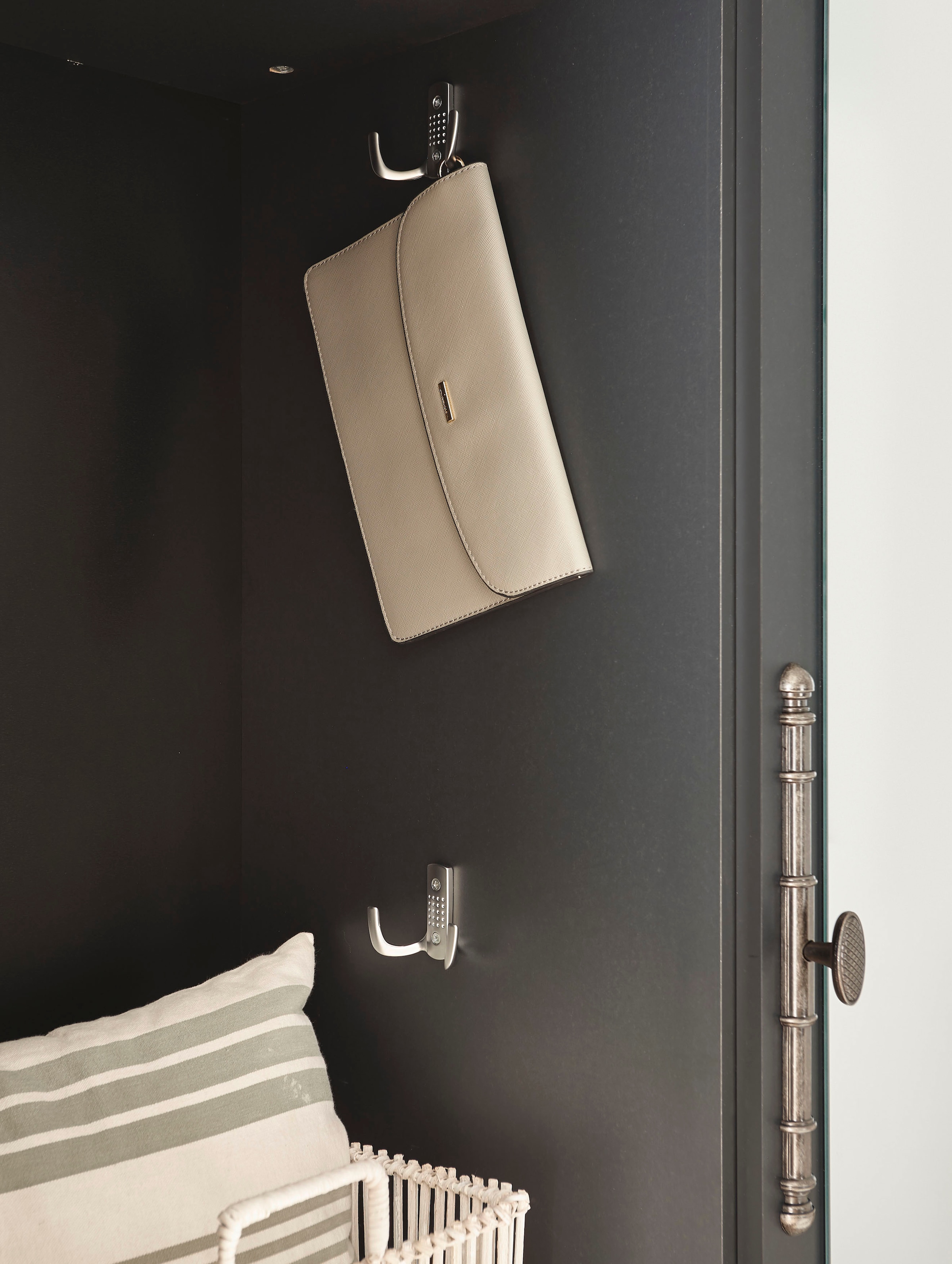 Home affaire Garderobenschrank »WESTMINSTER BESTSELLER!« Breite ca. 108 cm,  im romantischen Landhausstil