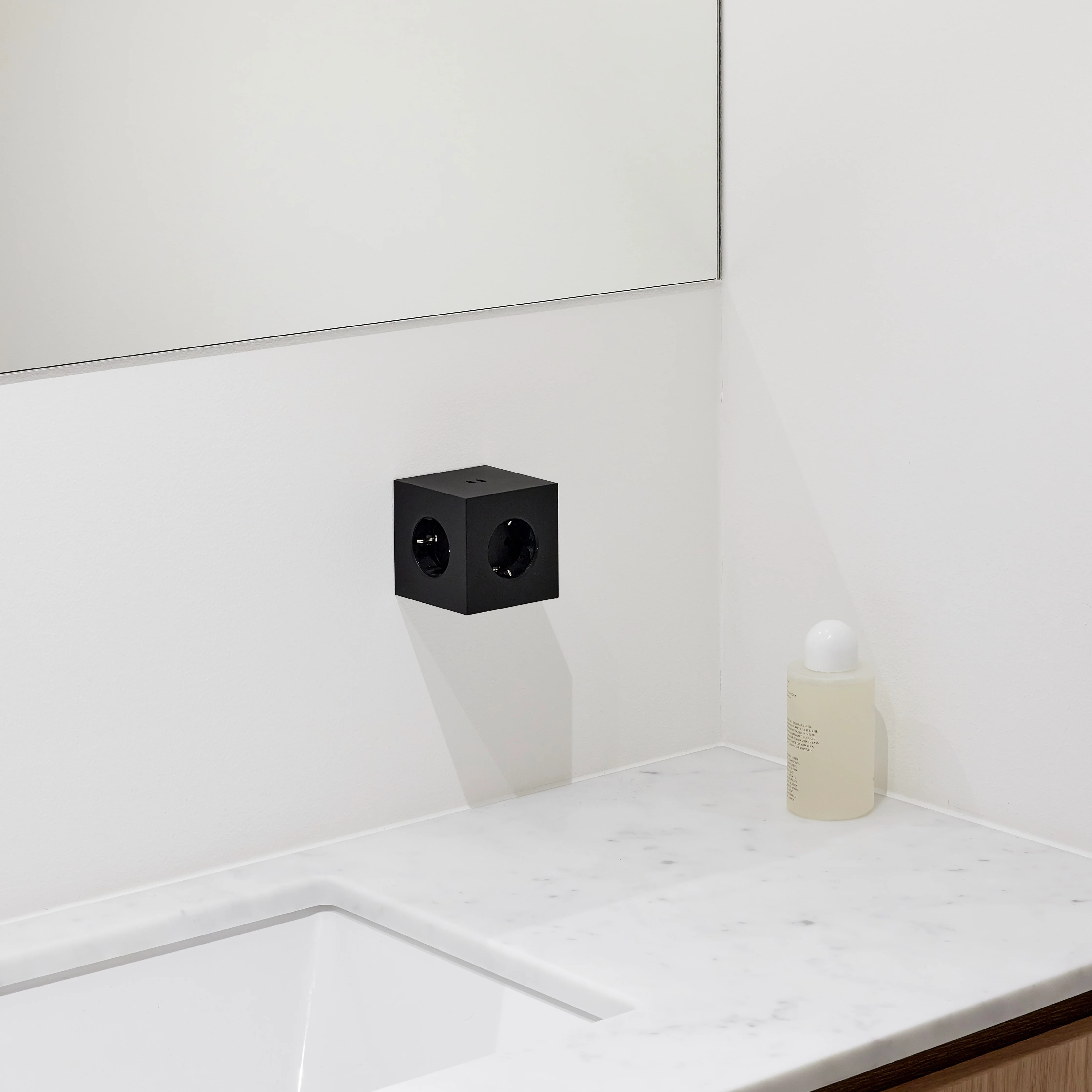 AVOLT  Square 2, USB-C - Sort