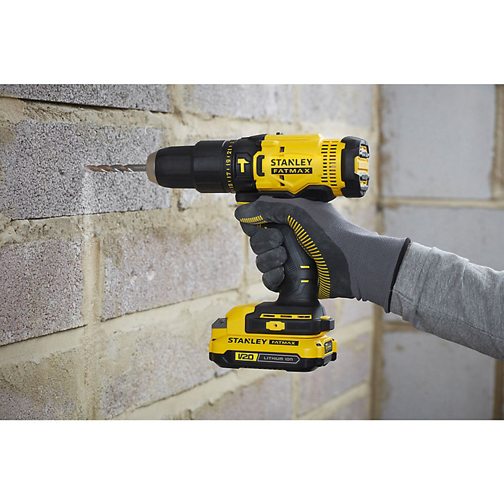 Perceuse visseuse sans fil à percussion Stanley Fatmax SFMCD711DSA 18V - 2x2Ah
