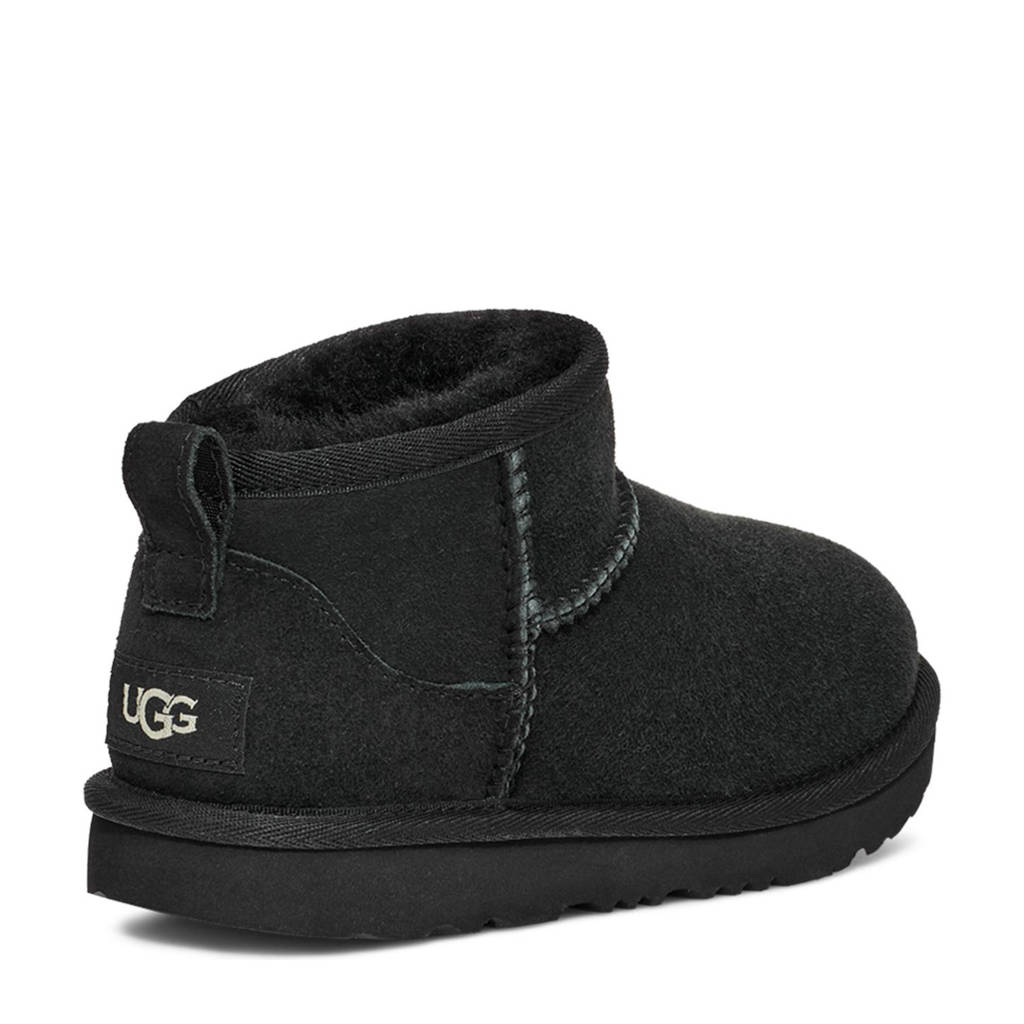 UGG Classic Ultra Minisuède enkelboots zwart
