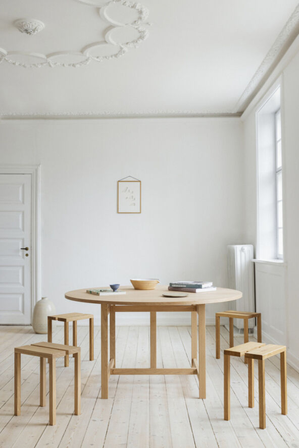 Moebe Peg, Stool Oak