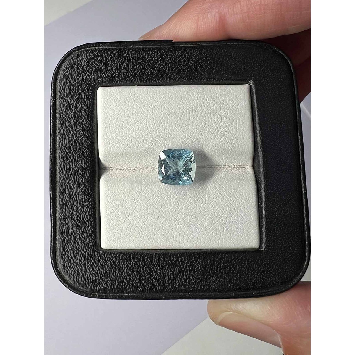 Aigue-Marine Cushion de 1.76 carats - Clarté VS - Origine Afrique