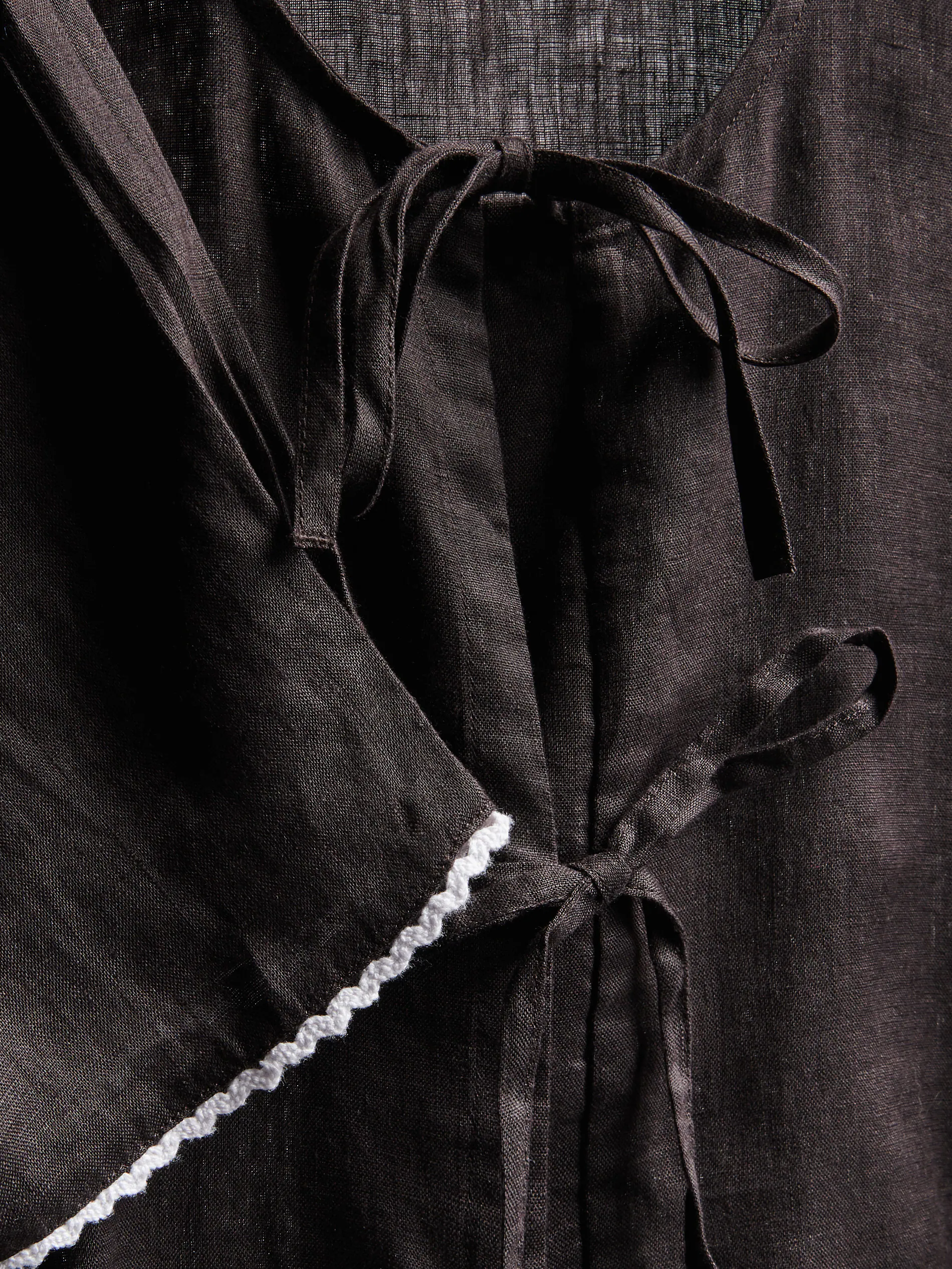 Leinenbluse mit Bindedetail