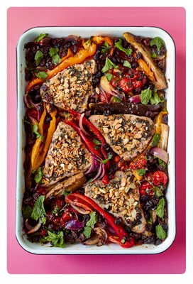 The Roasting Tin Around the World: Global One Dish Dinners - Rukmini's Roasting Tin (Hardback)