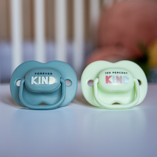 Sucettes Anytime, Forme Orthodontique Symétrique   Aléatoire        6-18 mois   de               Tommee Tippee