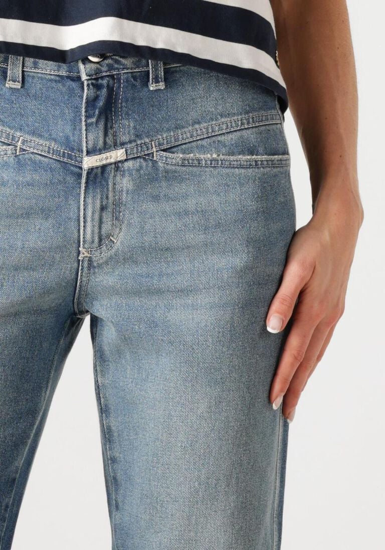 blauwe closed mom jeans pedal pusher