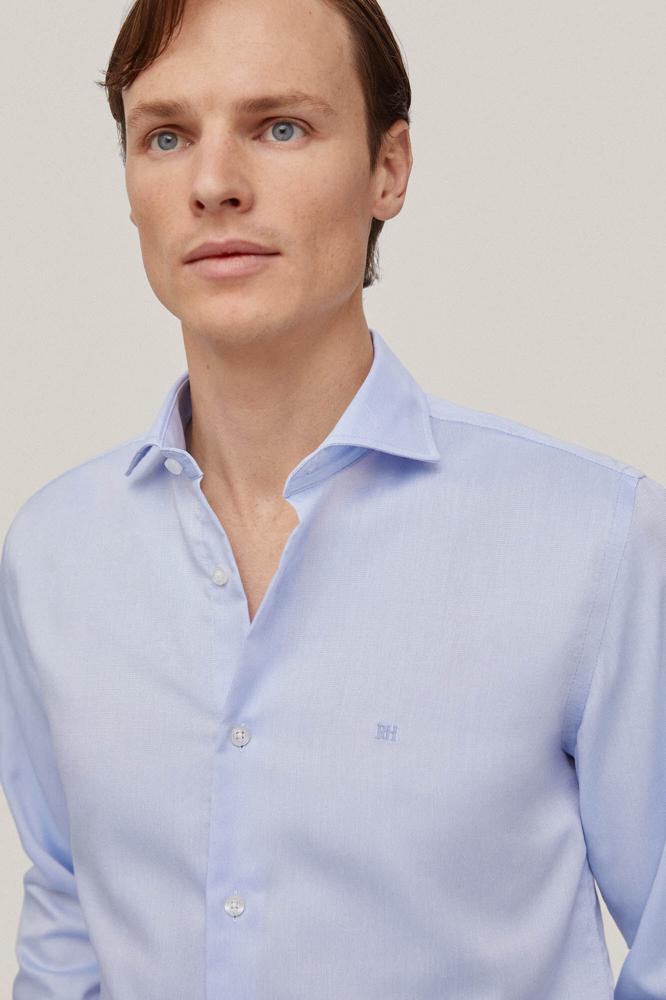 Camisa social lisa, texturizada, não precisa passar e resistente a manchas - Azul