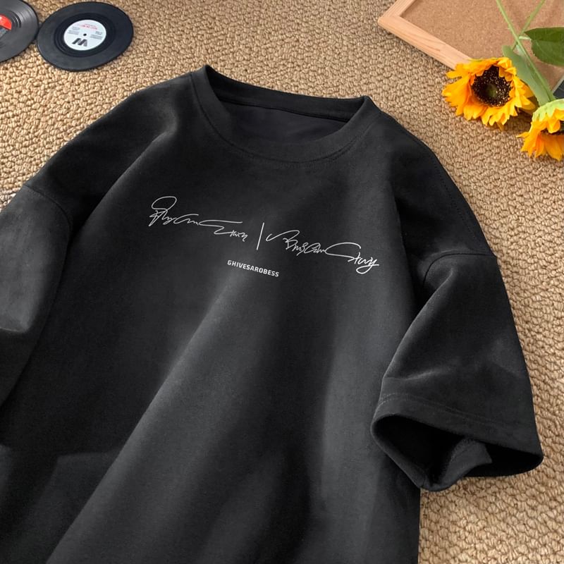 fluffush - T-shirt met korte mouwen, ronde hals en letterprint van imitatiesuède