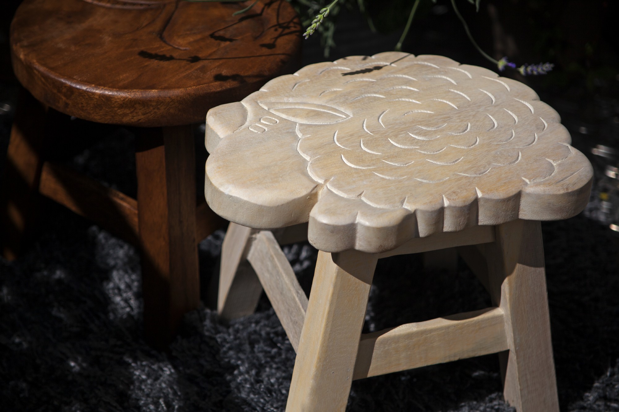 Kleiner Hocker 'Schaf', natur, H 25 cm, Ø 30 cm von fischer's lagerhaus