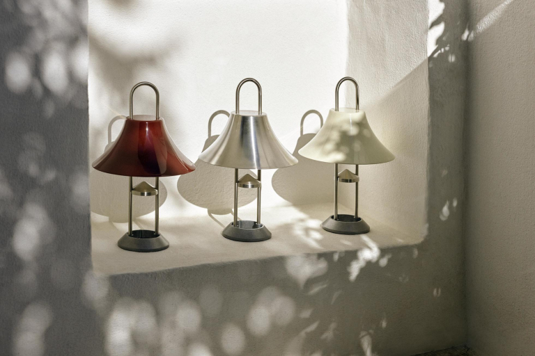 Hay Mousqueton tafellamp oplaadbaar LED oyster-white
