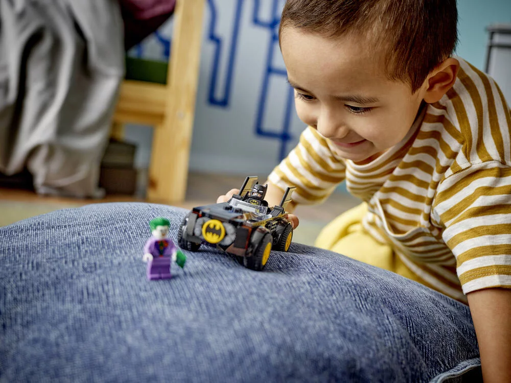 LEGO®DC COMICS SUPER HEROES™ 76264 - LA POURSUITE DU JOKER™ EN BATMOBILE™