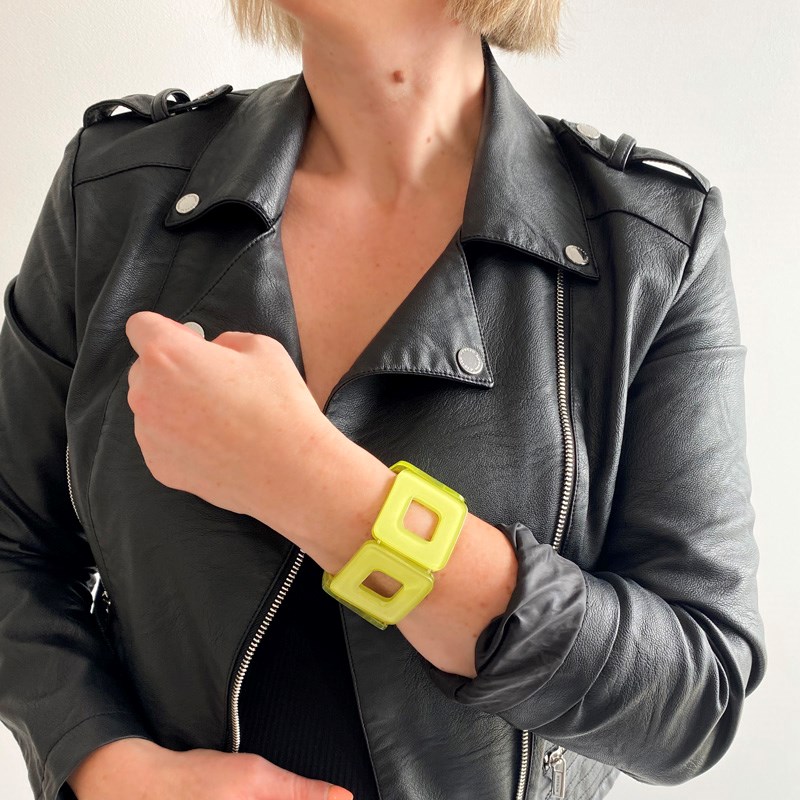 Bracelet extensible vert formes carrées