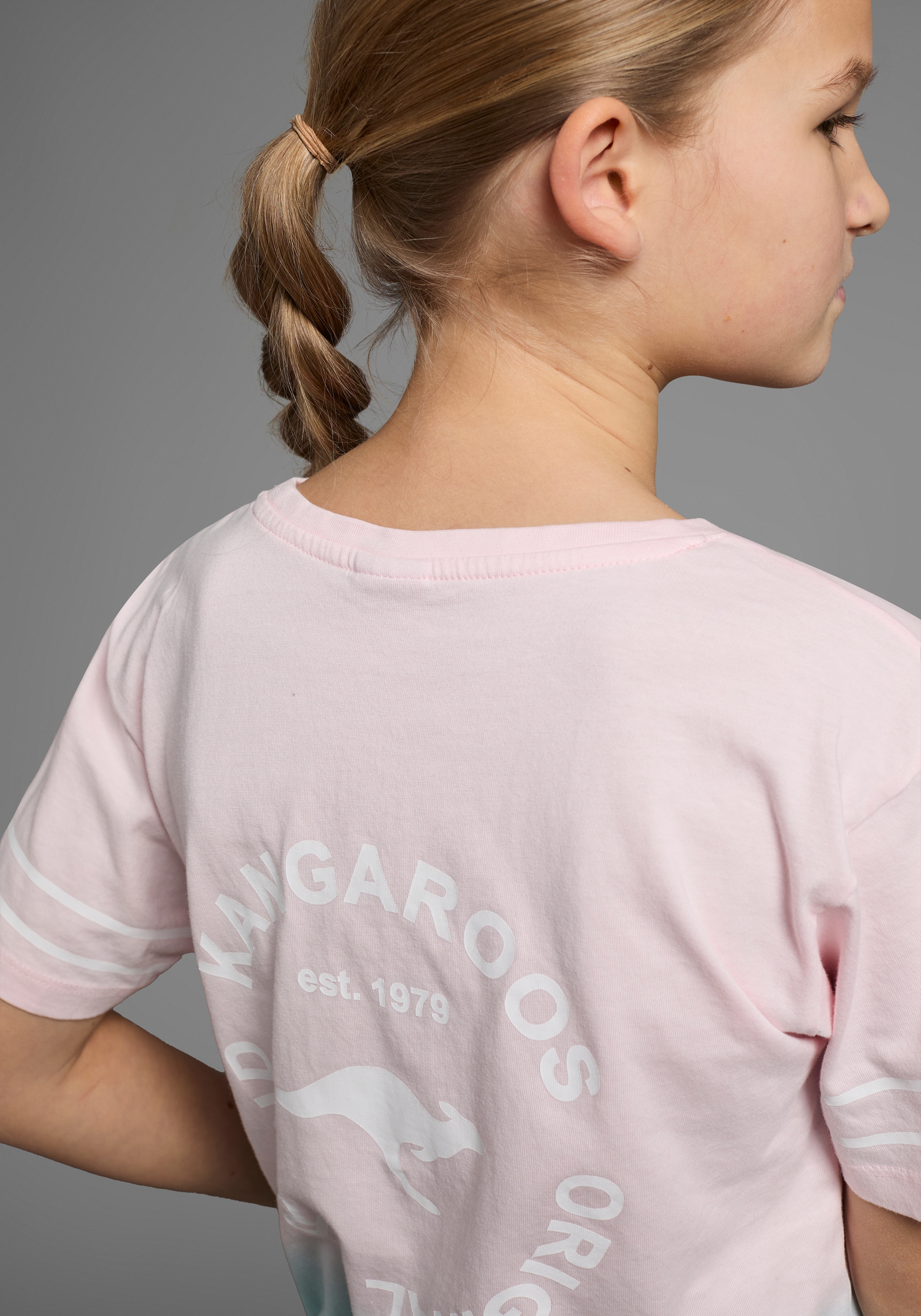 KangaROOS T-Shirt »Kangaroos mit trendigem Farbverlauf«, kurzärmelig,  bequeme Passform,  mit Logodruck,  Rundhalsausschnitt