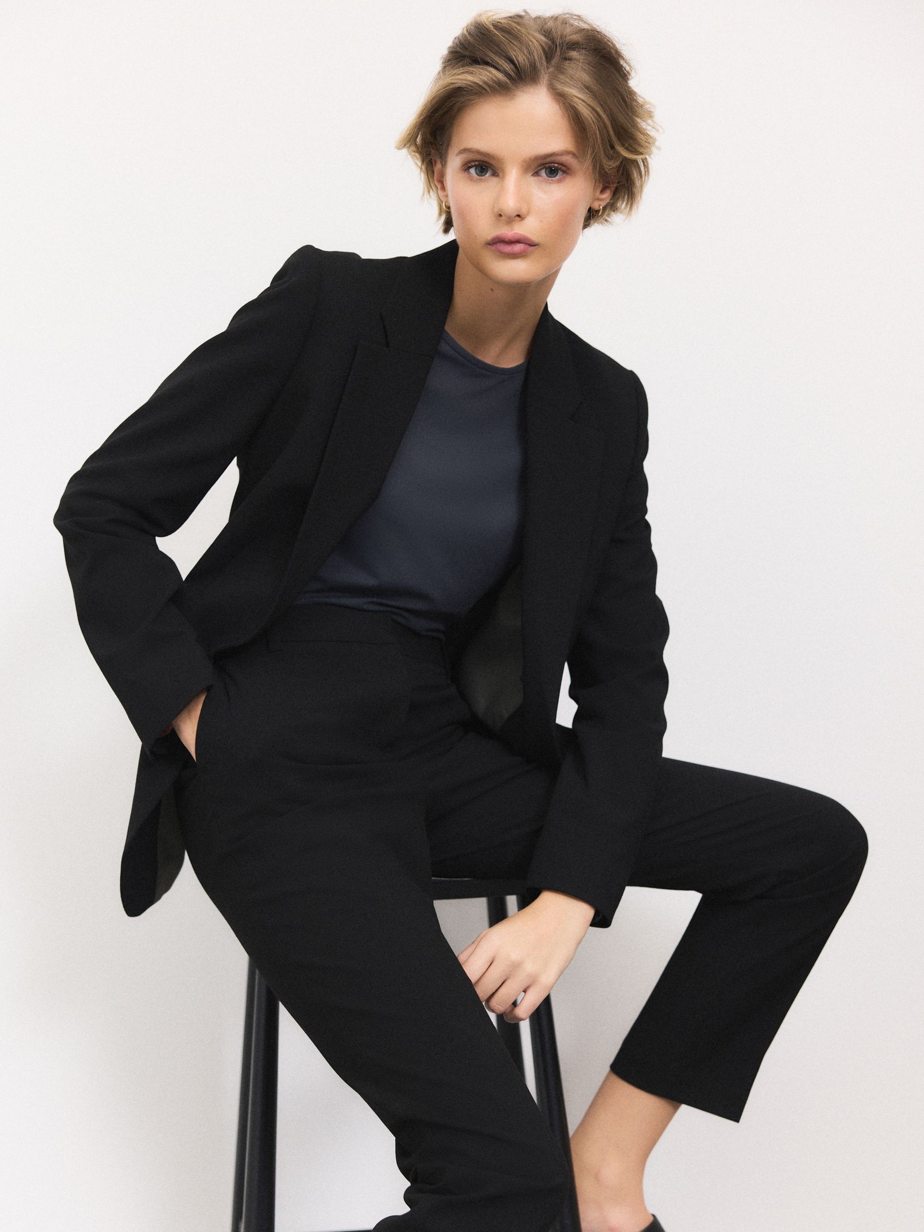 Zwart - Op maat gemaakte blazer met enkele rij knopen van wol