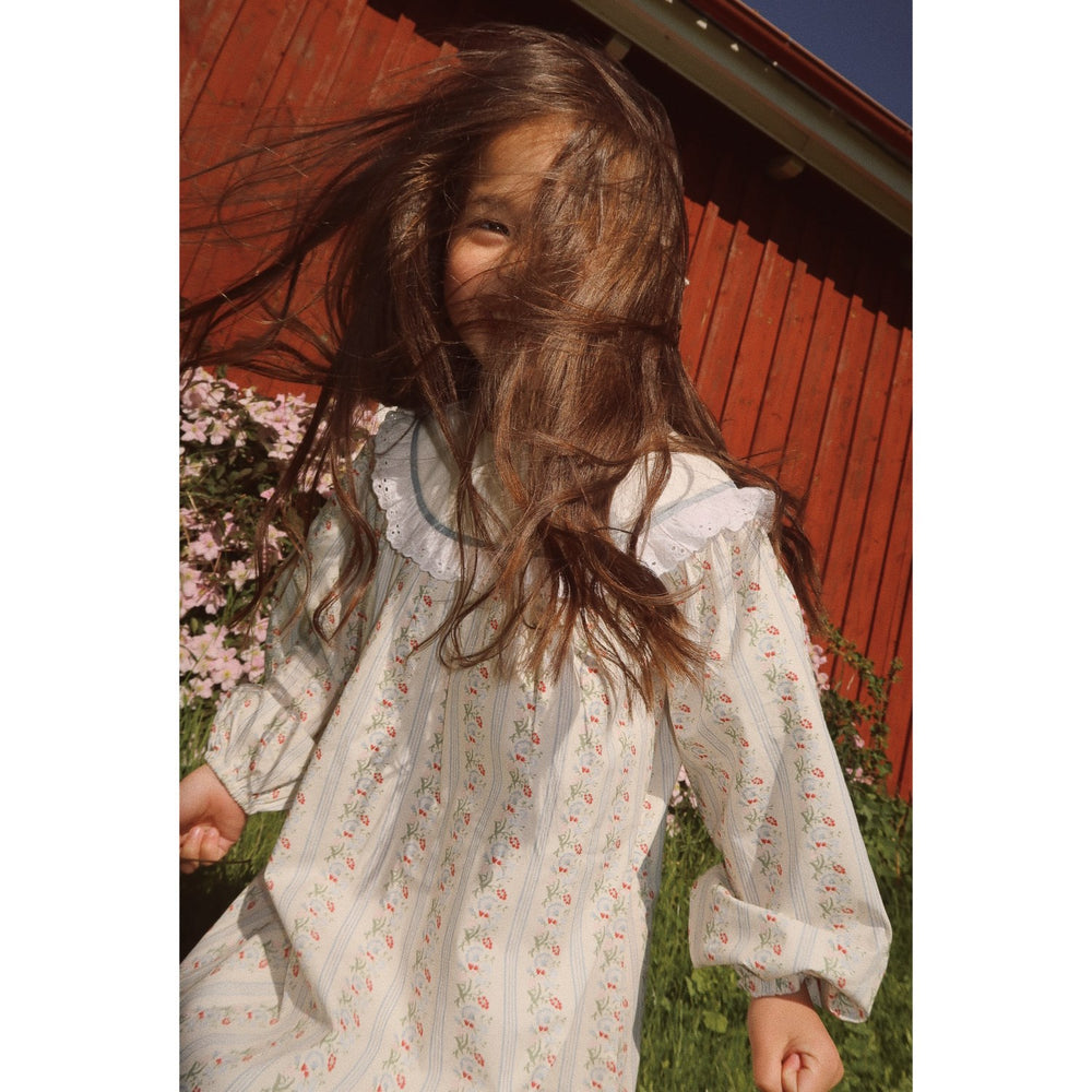 Køb Flöss Soft white/Bright blue Abigail Kjole