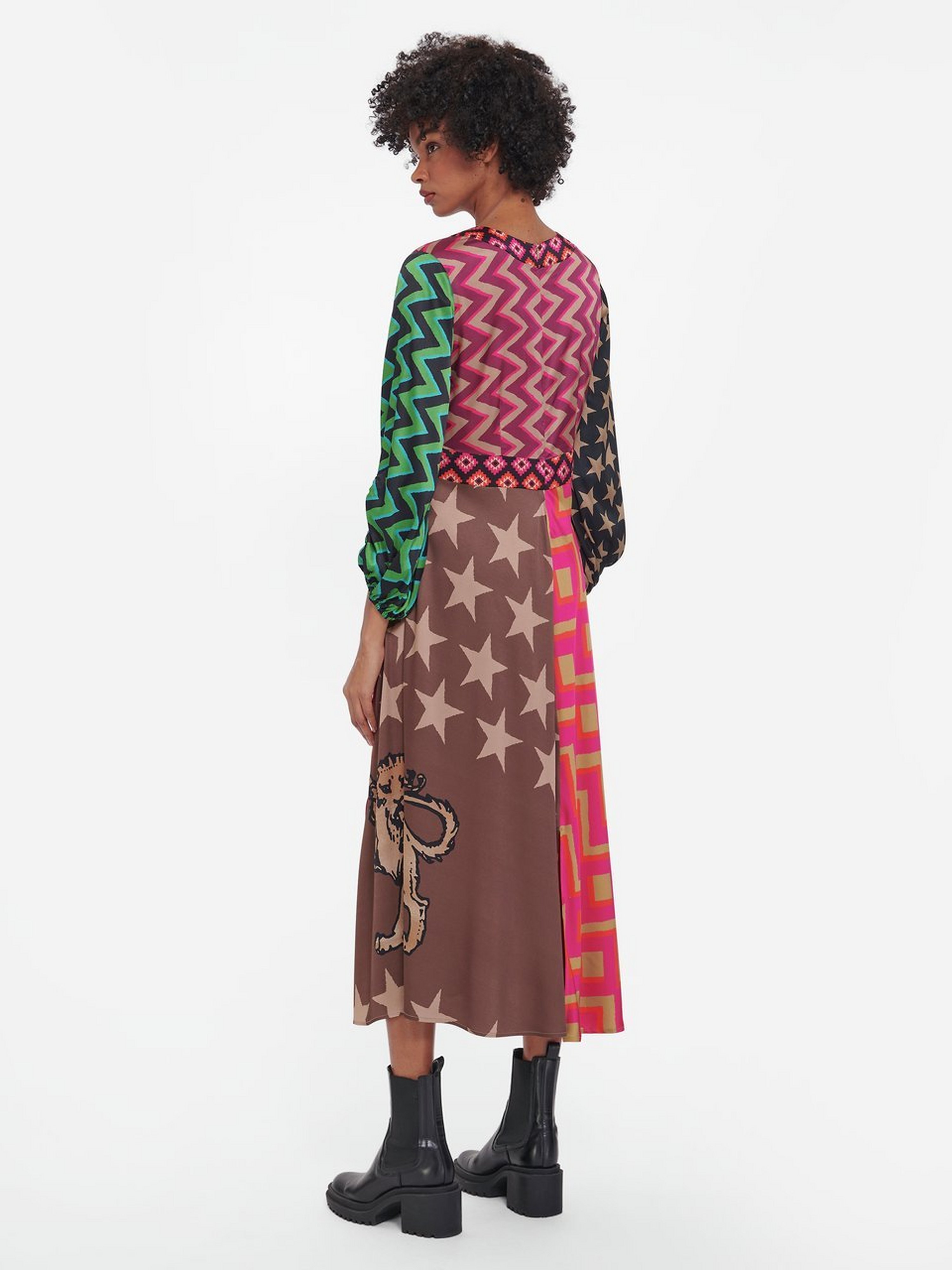 Kleid in A-Linie mit V-Ausschnitt