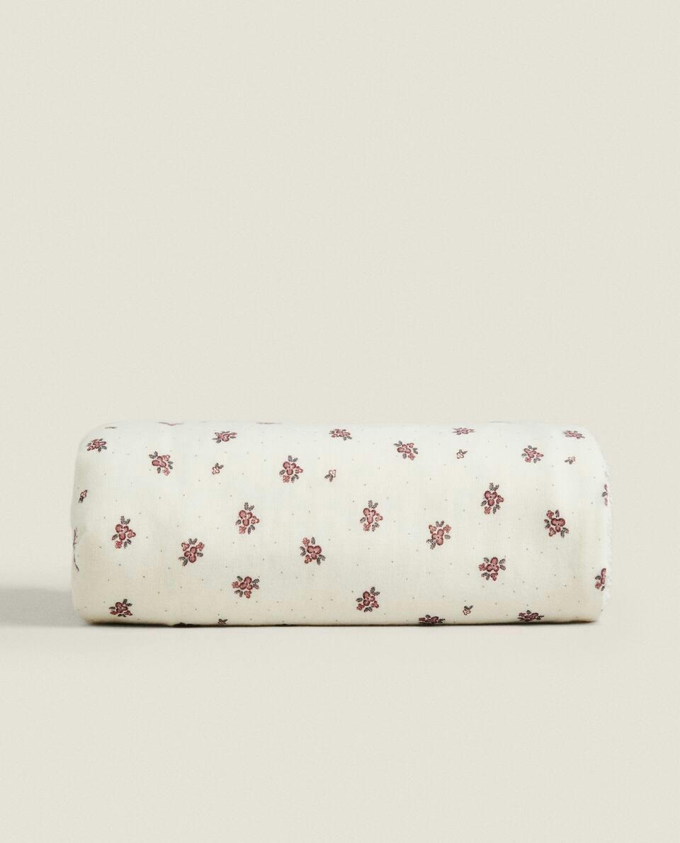 TOALHA INFANTIL COM ESTAMPA FLORAL