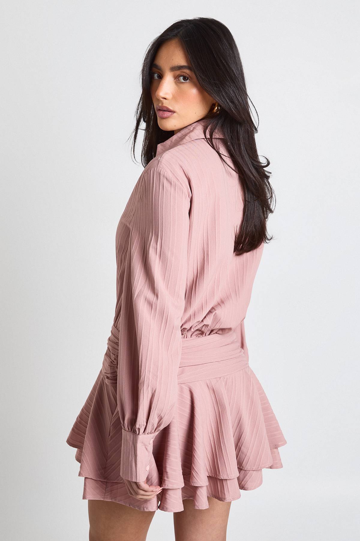 boohoo Robe Courte Texturée À Volants Froncés