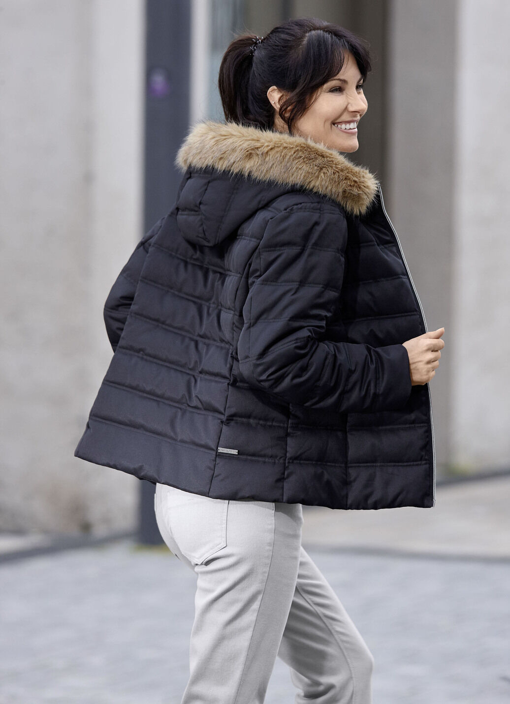 Kurzjacke mit abnehmbarem Kunstpelz-Besatz