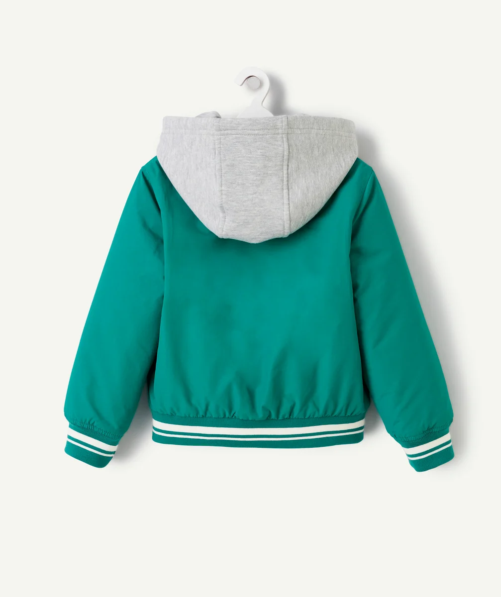 BLOUSON À CAPUCHE GARÇON EN REMBOURRAGE RECYCLÉ VERT AVEC MAXI LETTRE