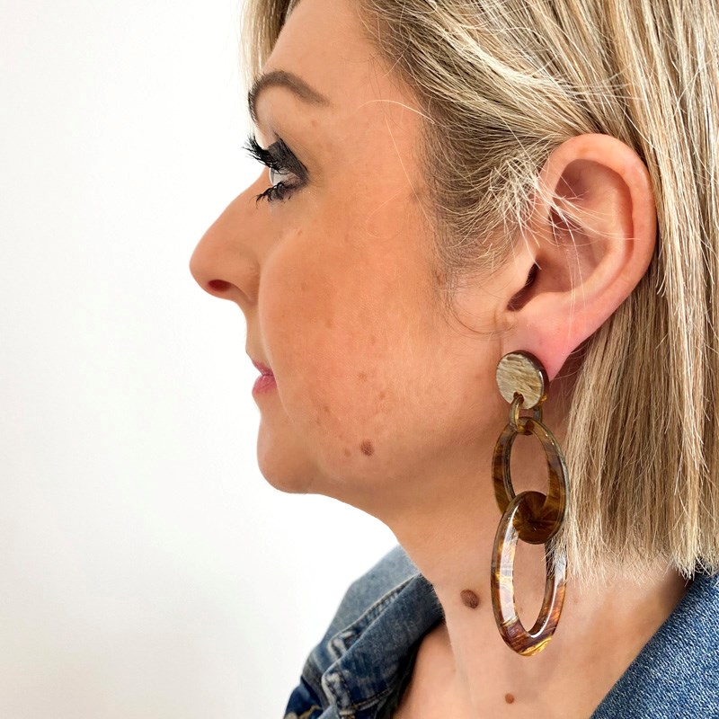 Boucles d'oreilles pendantes marron effet marbre