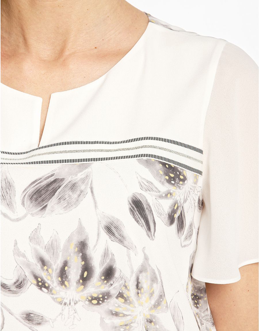 Robe chic écrue à volants