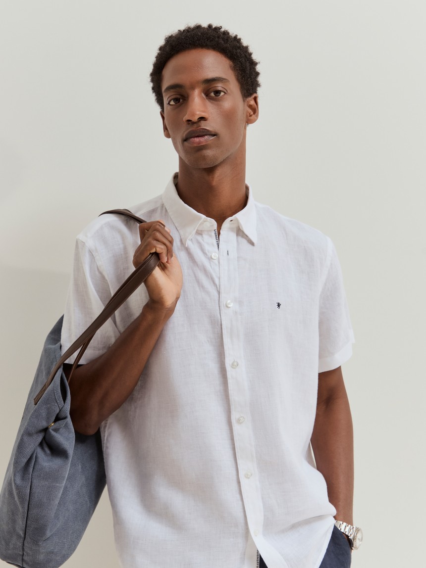 Camisa regular fit de manga curta em linho