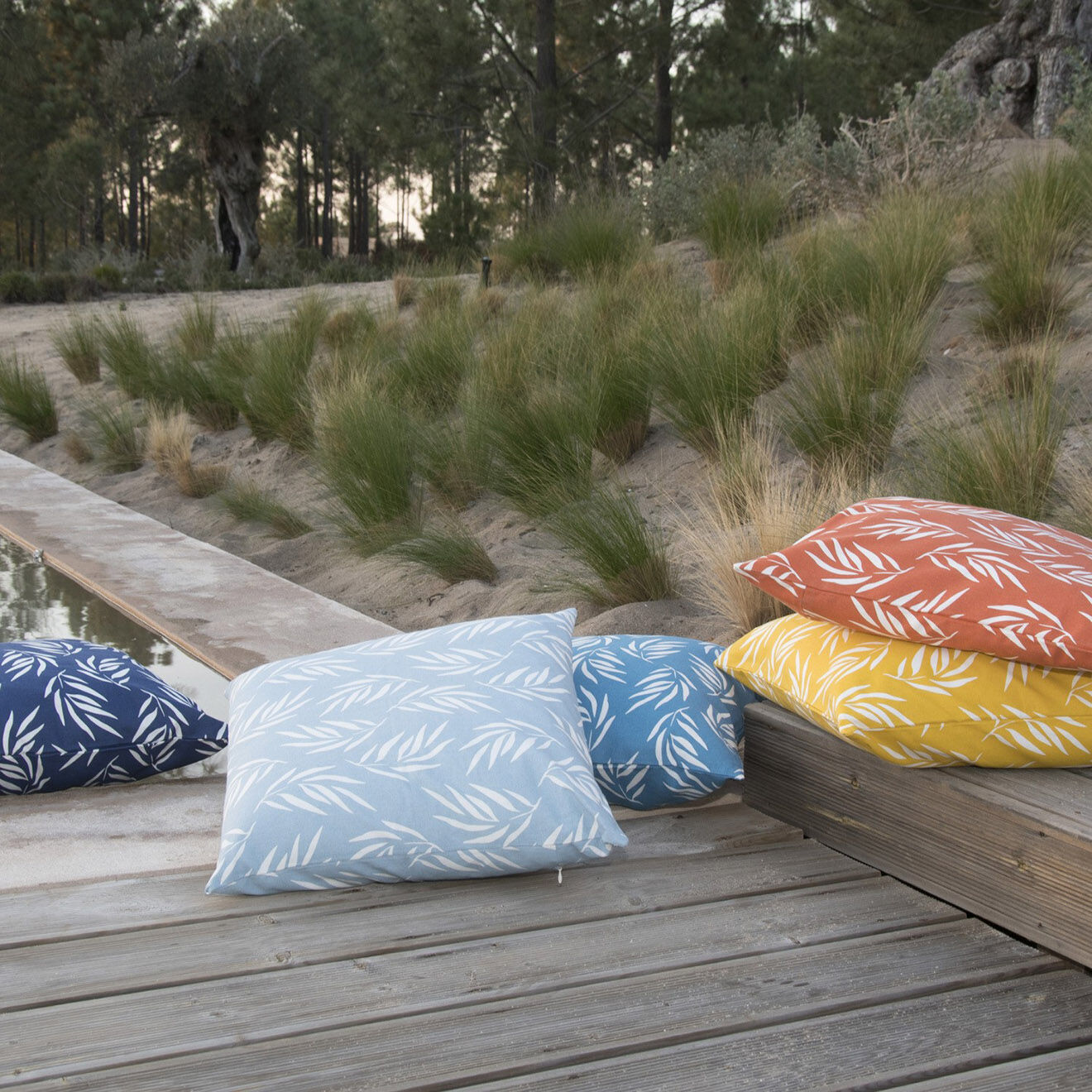 Febronie Housse de coussin d'extérieur Foliage bleu ciel - 50x50 cm