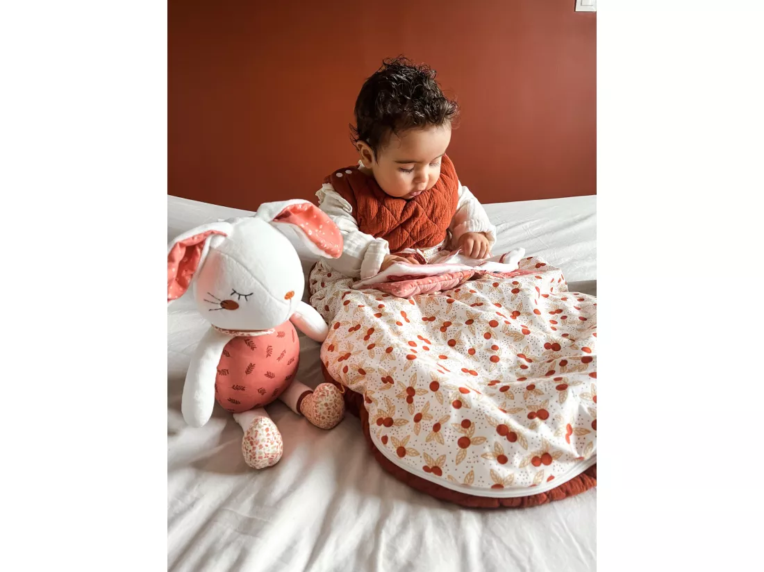 Doudou en velours blanc