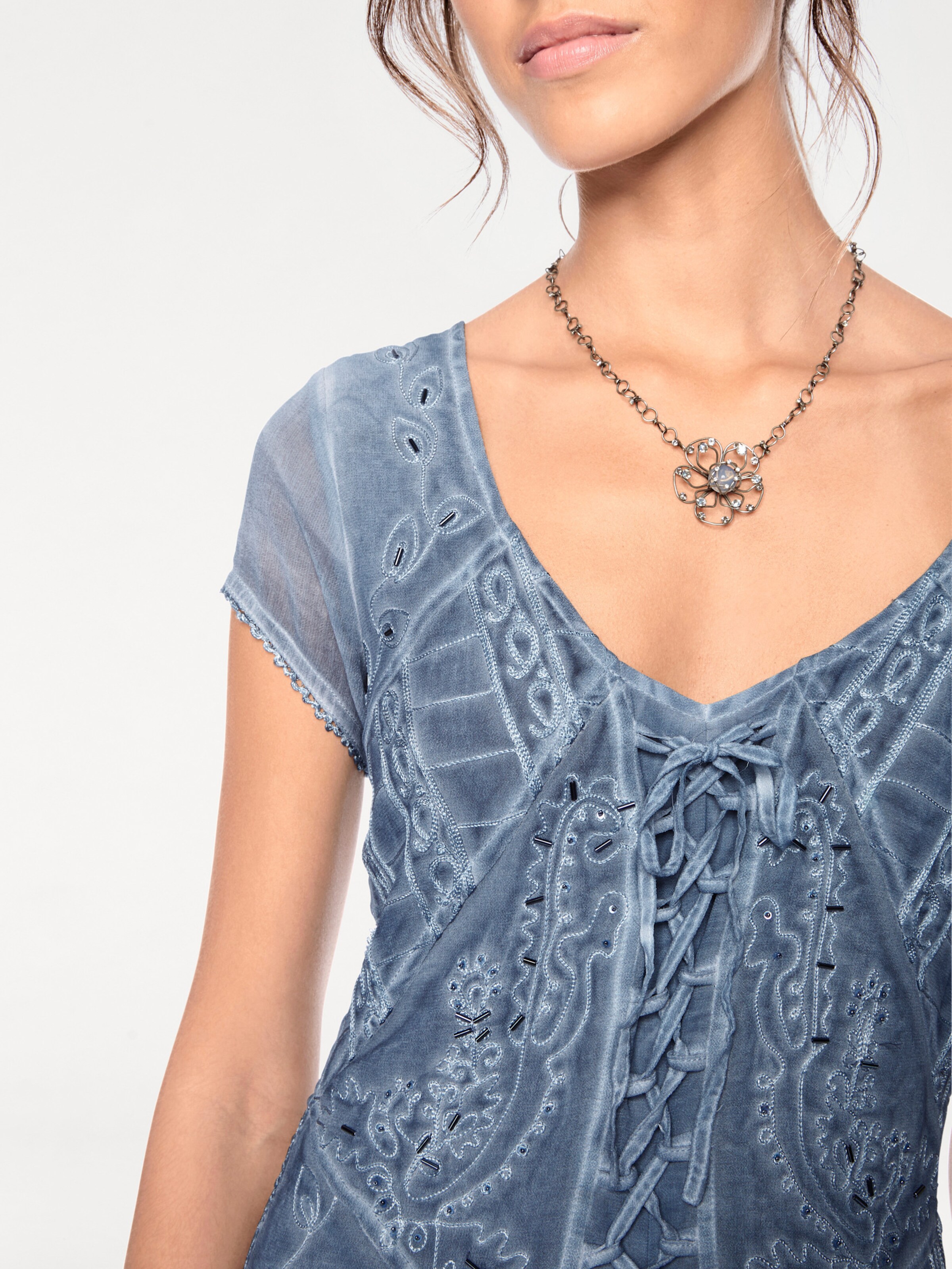 heine Stickereikleid in jeansblau