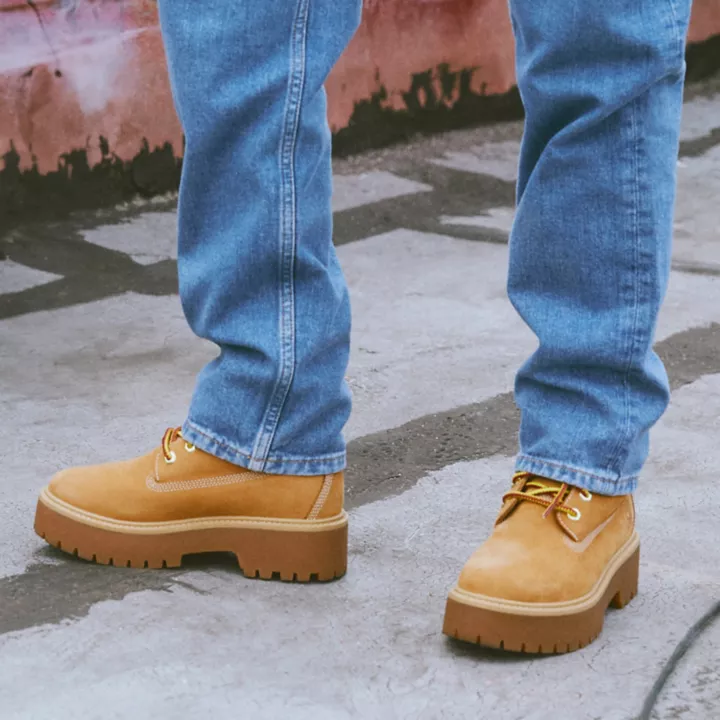 Bota de plataforma Timberland Premium Stone Street para mulheres na cor amarela.