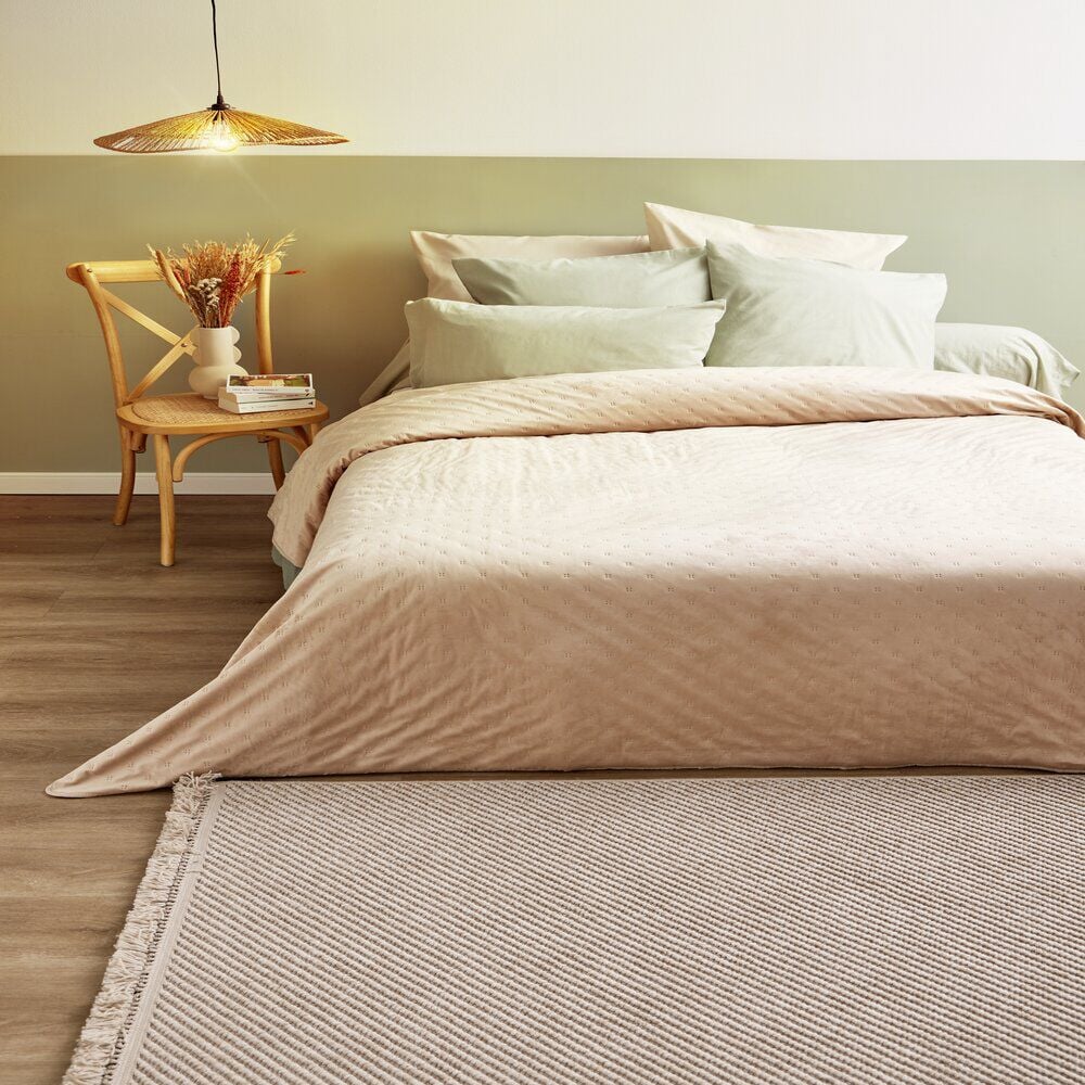 Couvre lit 2 personnes velours en pinsonic 220x240cm beige ou marron