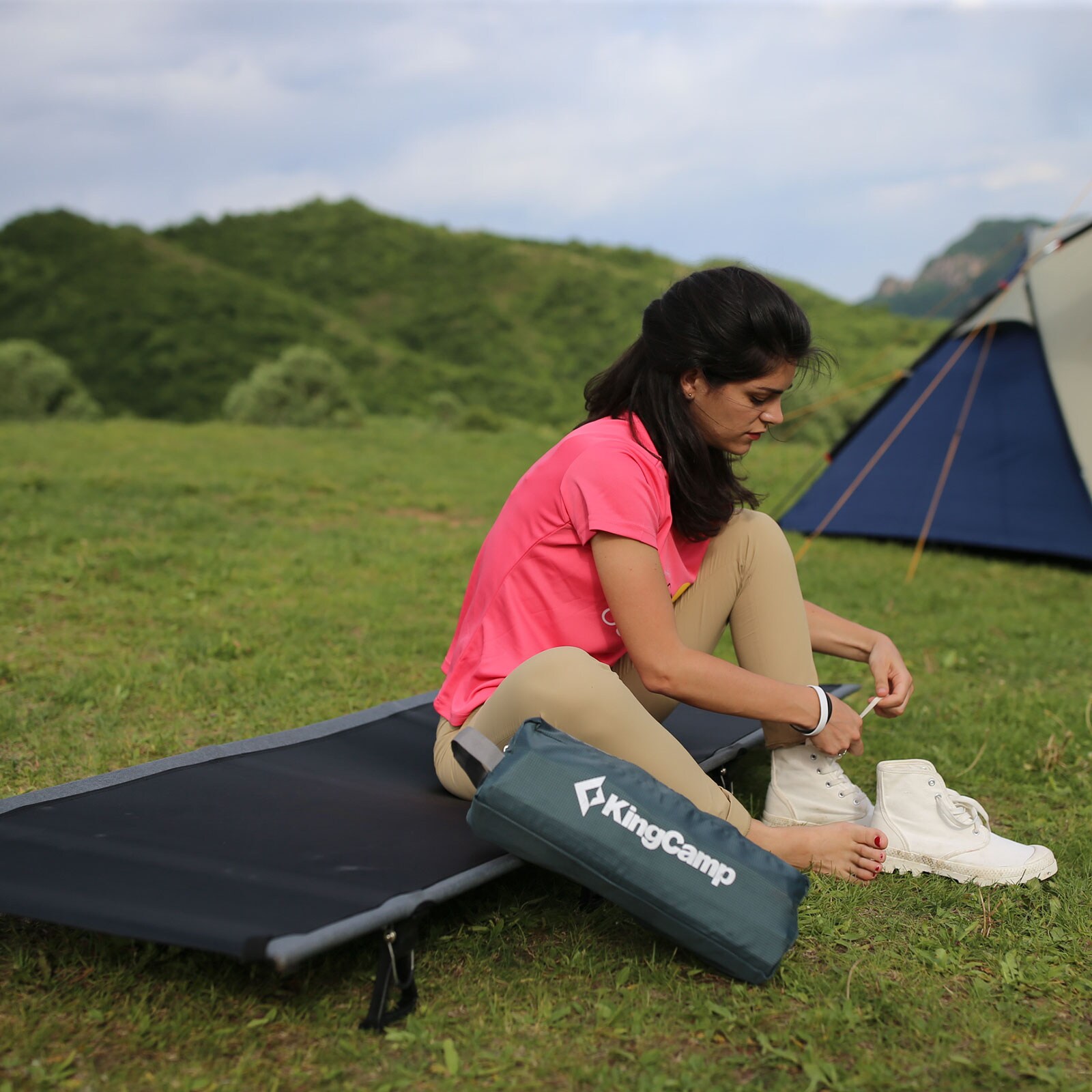 KINGCAMP Alu Feld Bett XL Outdoor Klick Klappbett Camping Liege Leicht 190x64 cm Farbe: schwarz