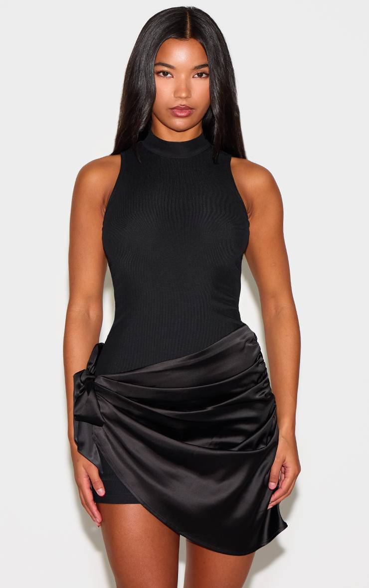 Noir Robe Mini Drapée En Satin Tissé À Col Montant