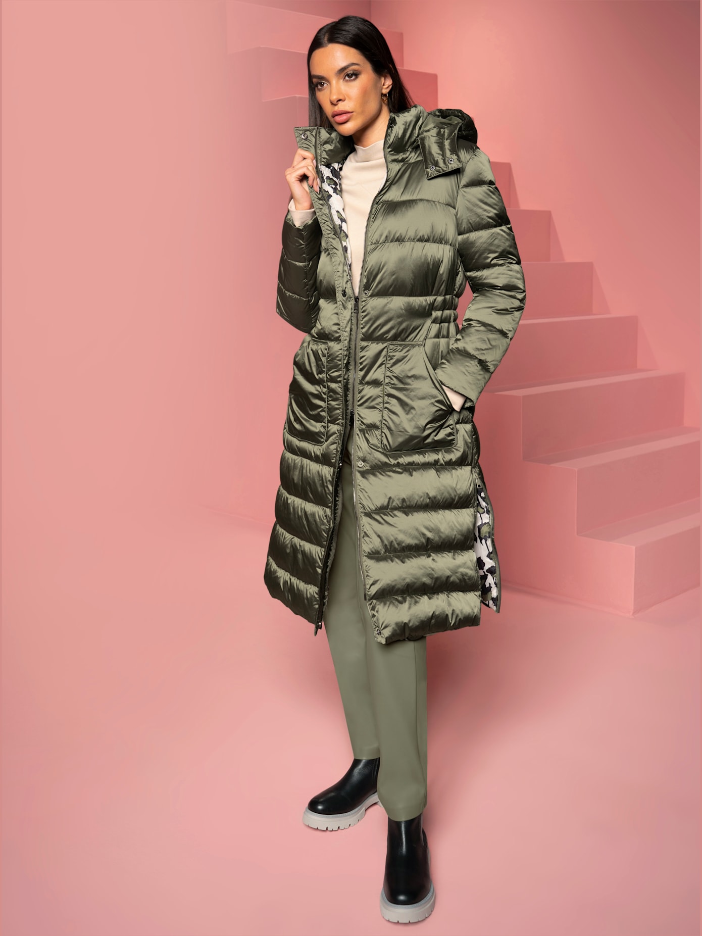 Manteau matelassé velours élastique brillant dans la capuche