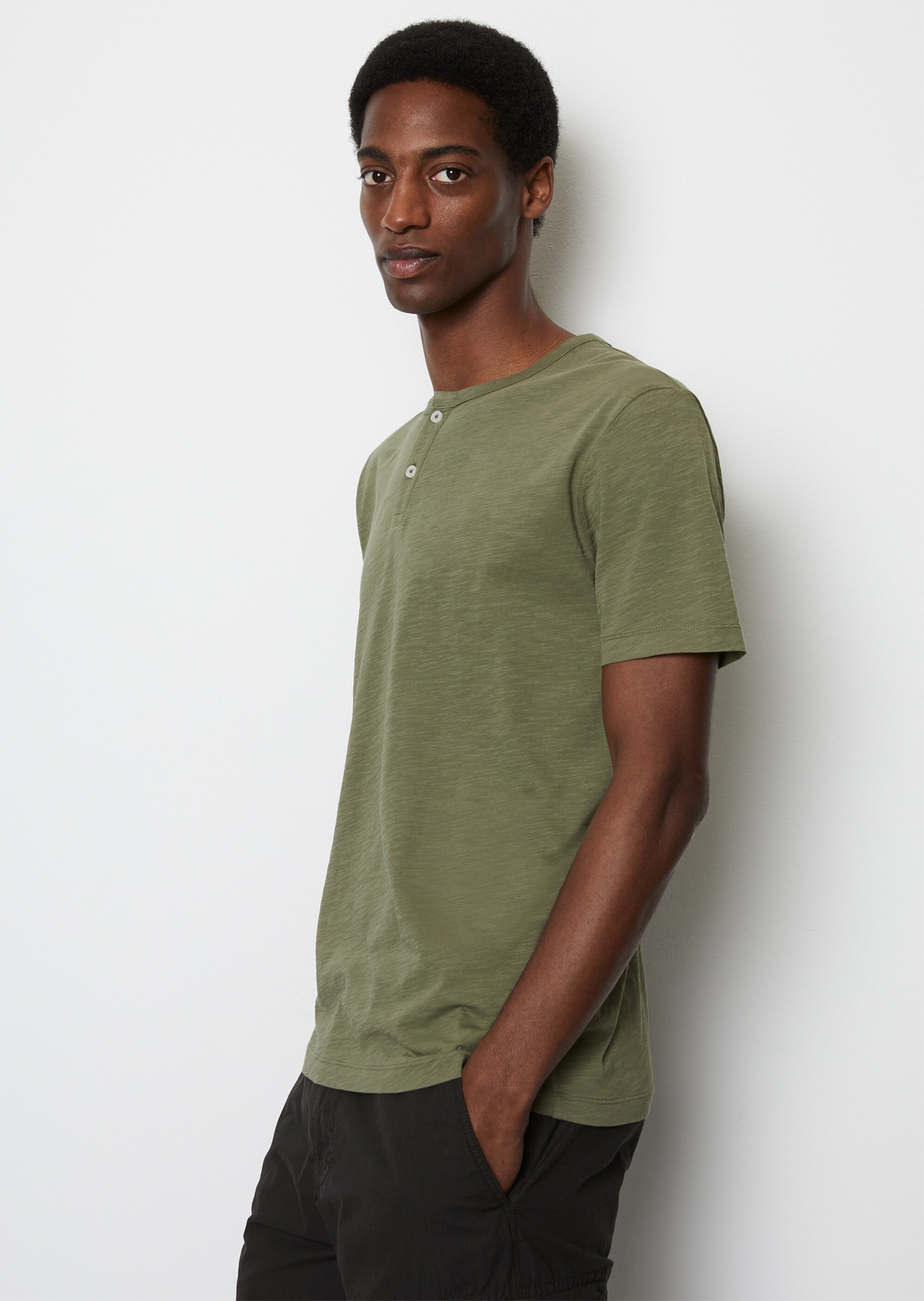 Henley-Shirt regular in softer Slub-Jersey-Qualität