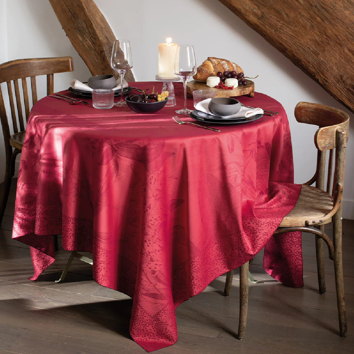 Nappe antitache déperlant pur coton bordeaux 180x180 Garnier Thiebaut