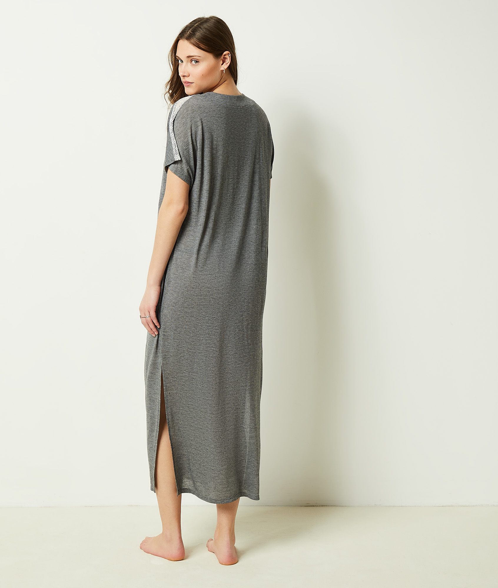 Chemise de nuit longue col V