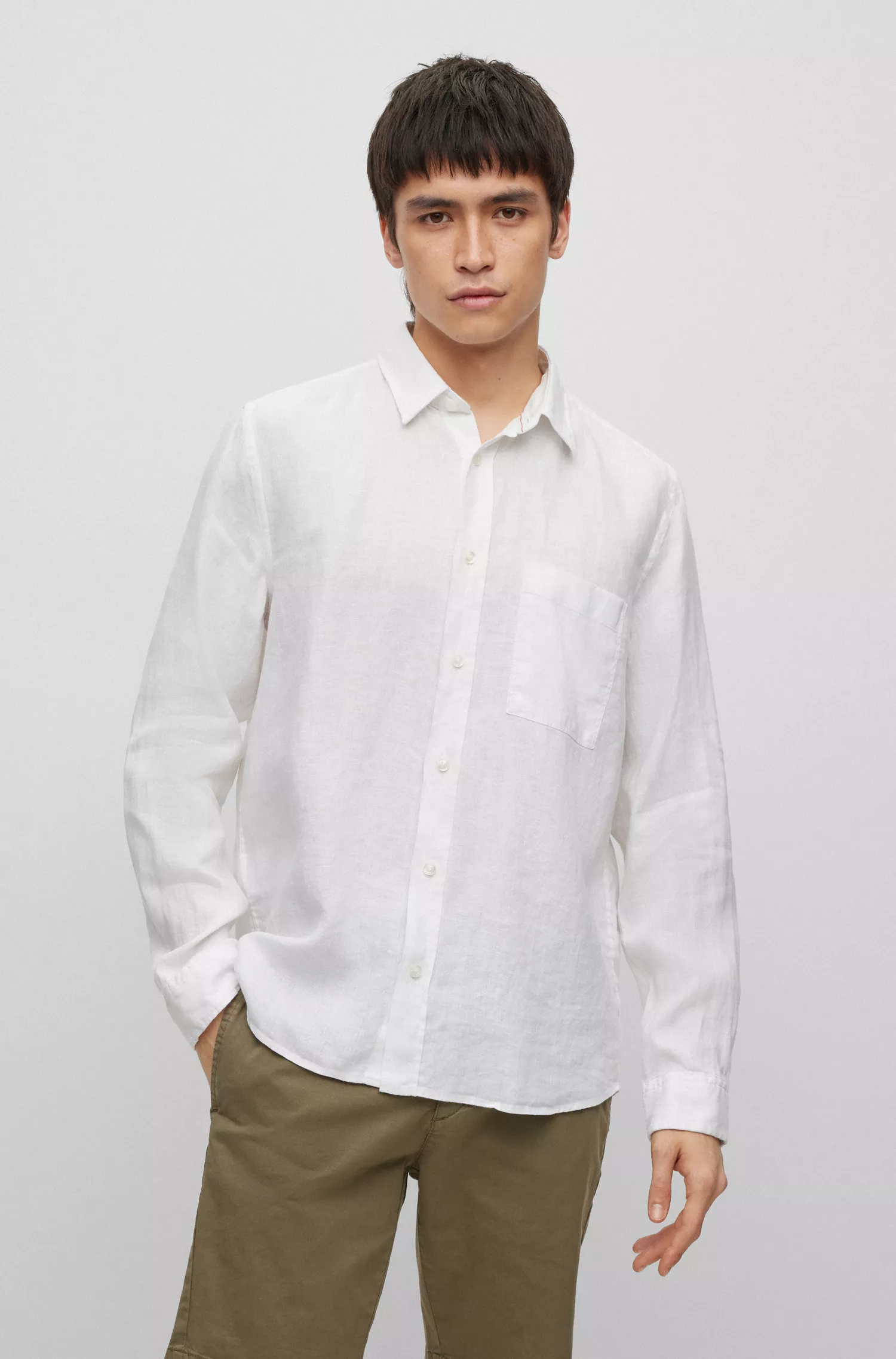 Camisa HUGO vermelha de manga comprida com modelagem relaxada em linho puro.