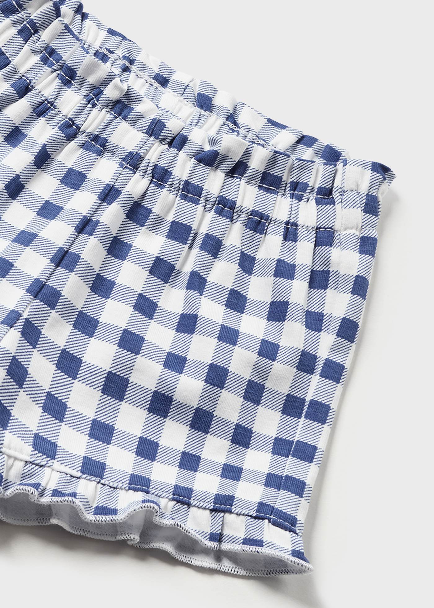 Conjunto de 4 peças em algodão sustentável para recém-nascidos.
