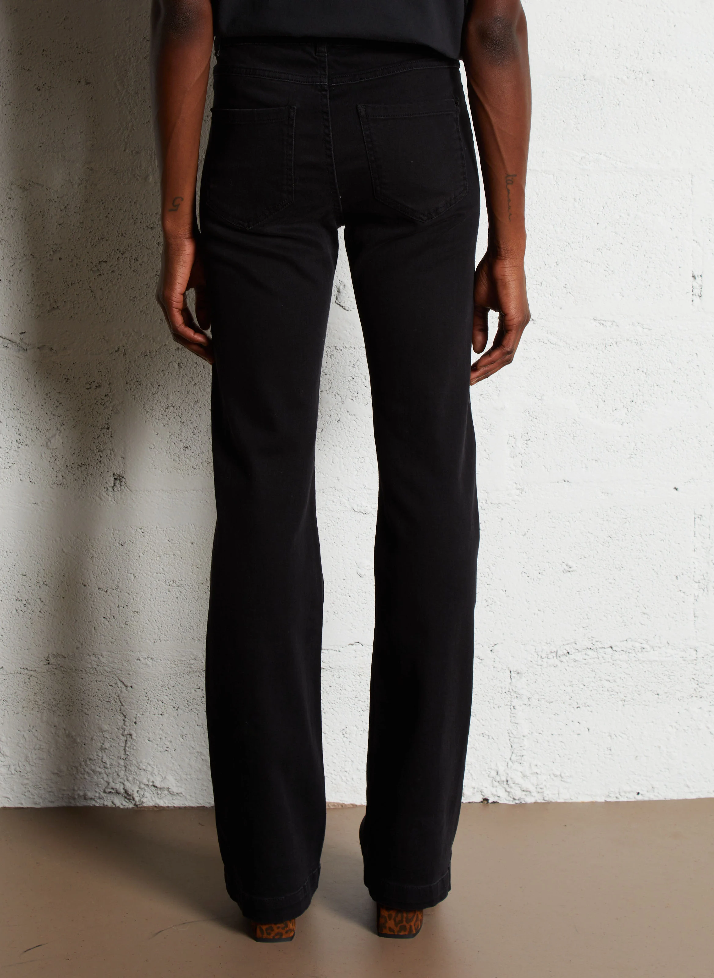 LOLA - Pantalon flare en coton mélangé | Noir