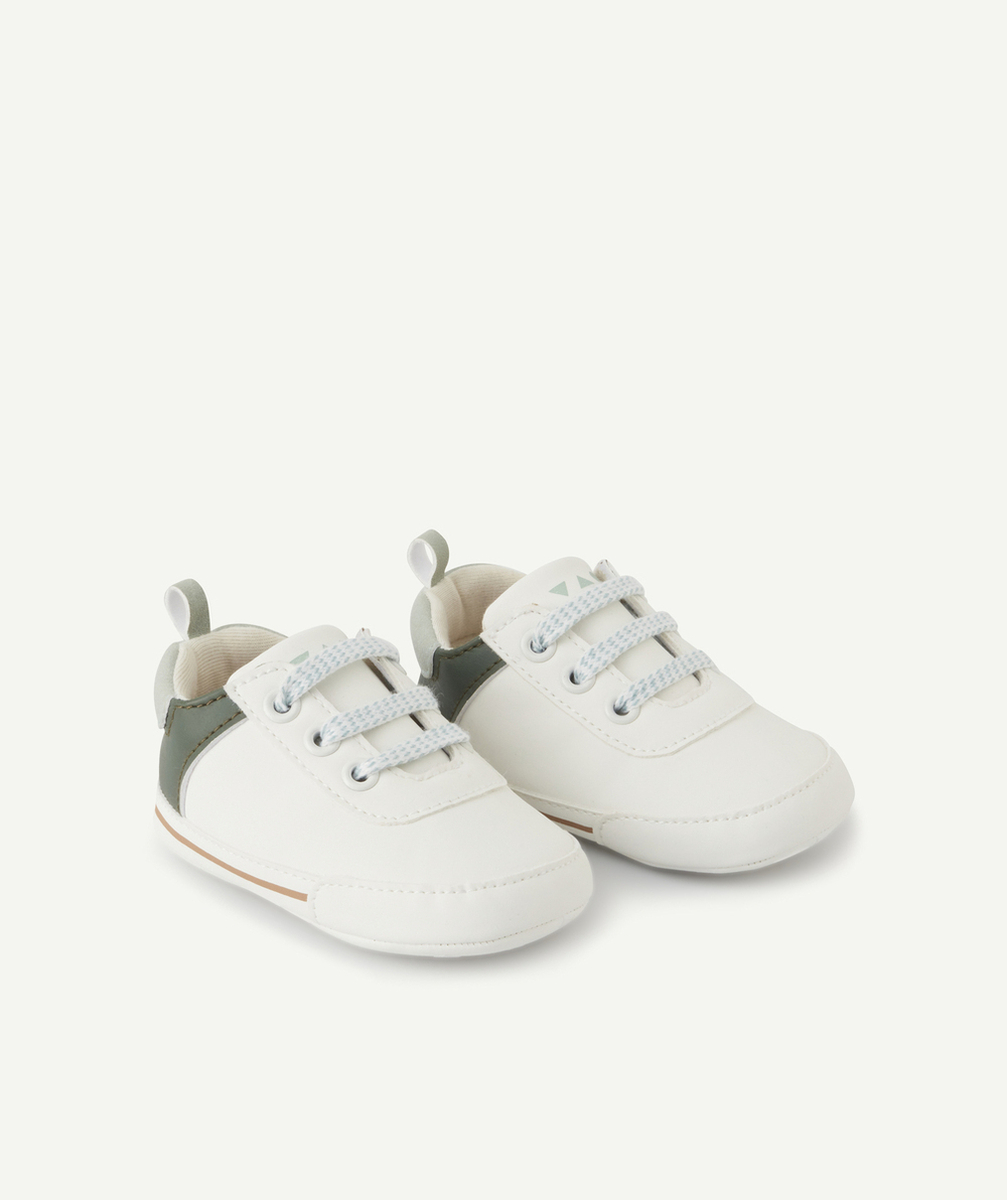 CHAUSSONS STYLE BASKETS BÉBÉ GARÇON DÉTAILS VERTS