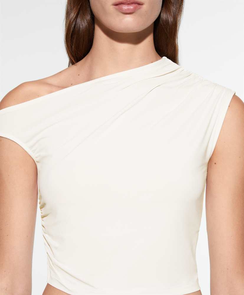 Camiseta assimétrica franzida