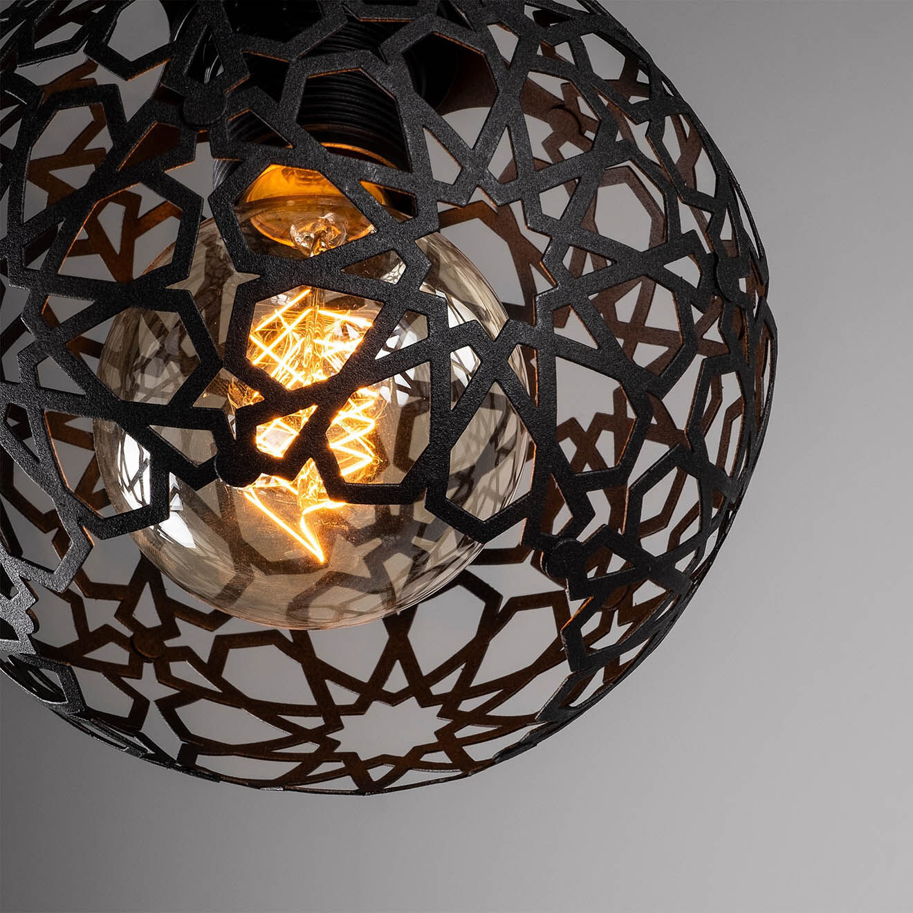 Sheen Suspension Fellini noire - 137x137x107 cm