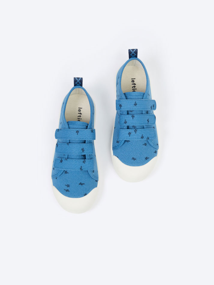 Tênis com biqueira estampada - Vários modelos