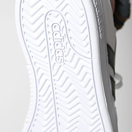Baskets Grand Court Alpha H06106 Cloud White Core Black Red