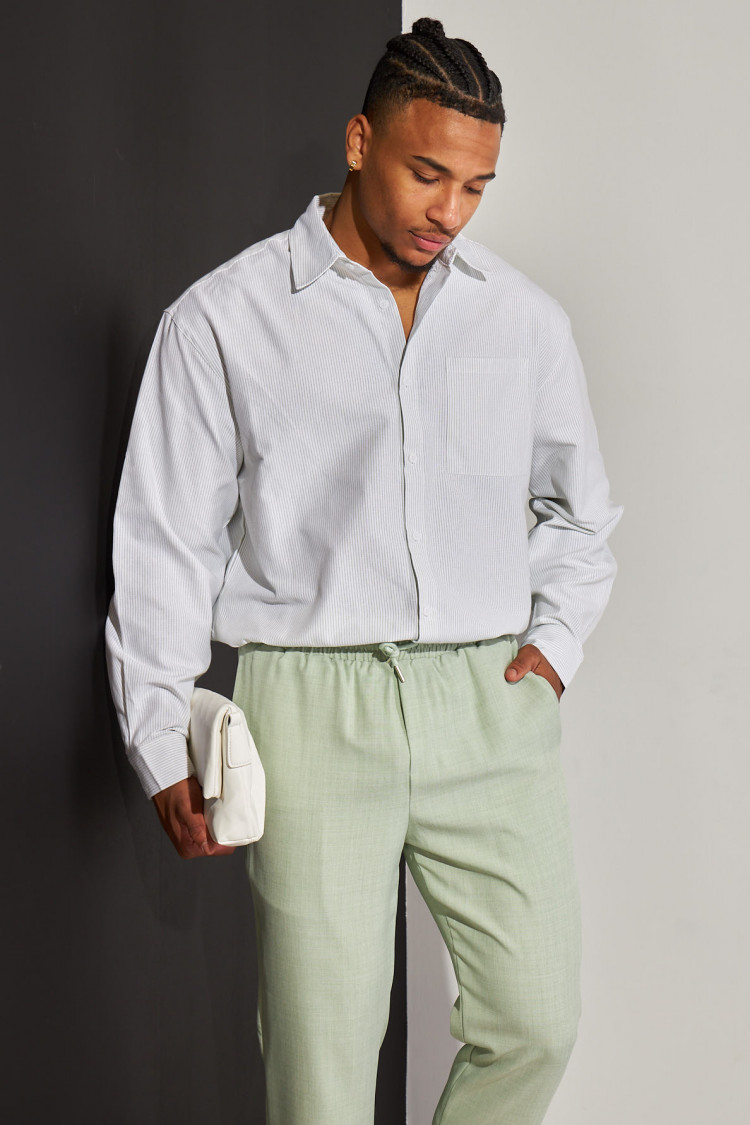 Chemise blanche à rayures vertes